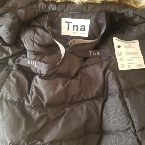 Aritzia TNA The Bancroft Black Premium Goose Down Slim Fit Parka Women's Coat S - Picture 14 of 16